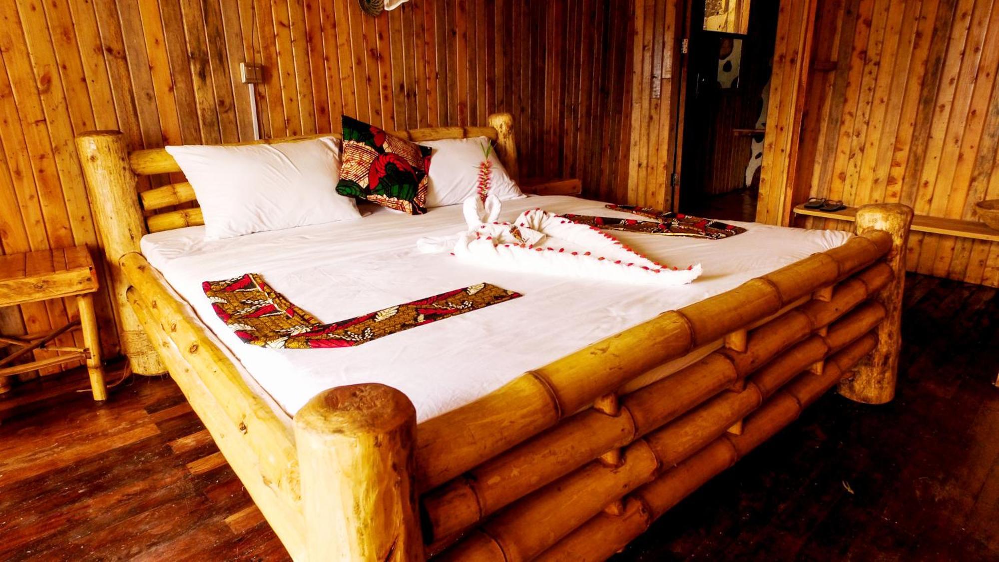Hawk'S Eye Lodge Bunyonyi Kabale Номер фото